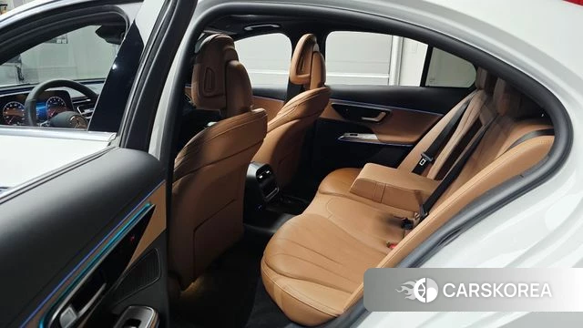 Mercedes-Benz E-Class W214 2025 Белый из Кореи, фото 2