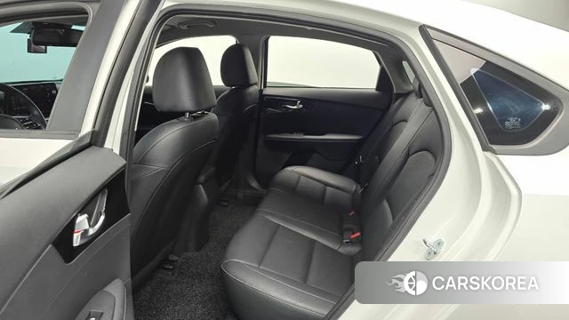 Kia The New K3 2nd generation 2022 Белый из Кореи, фото 2