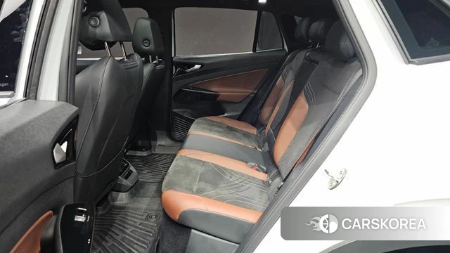Volkswagen ID.4 2023 Белый из Кореи, фото 2