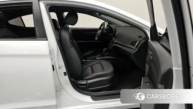 Hyundai Avante AD 2018 Белый из Кореи, фото 2