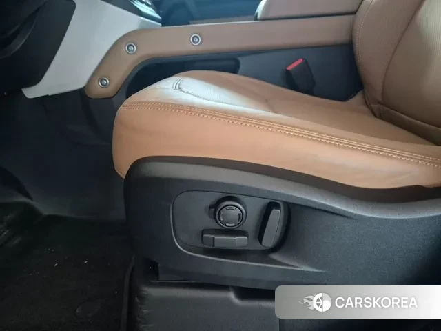 Land Rover Defender (L663) 2025 Черный из Кореи, фото 2