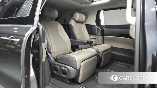 Kia The New Carnival 4th Generation 2024 Серый из Кореи, фото 2