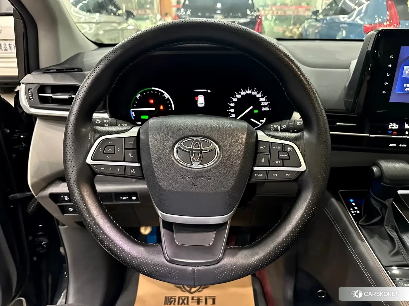 Toyota Granvia 2023 Черный из Китая, фото 2