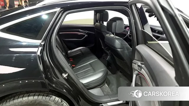 Audi e-Tron 2021 Черный из Кореи, фото 2