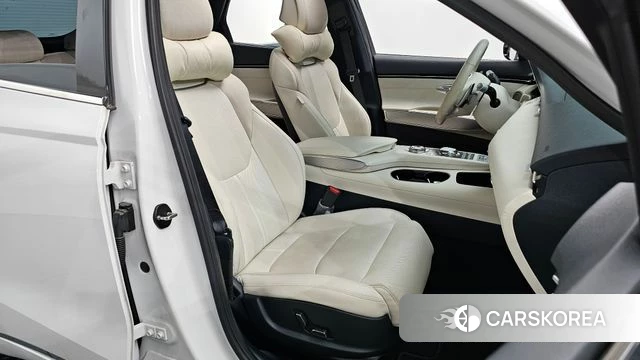 Genesis Electrified GV70 2022 Белый из Кореи, фото 2