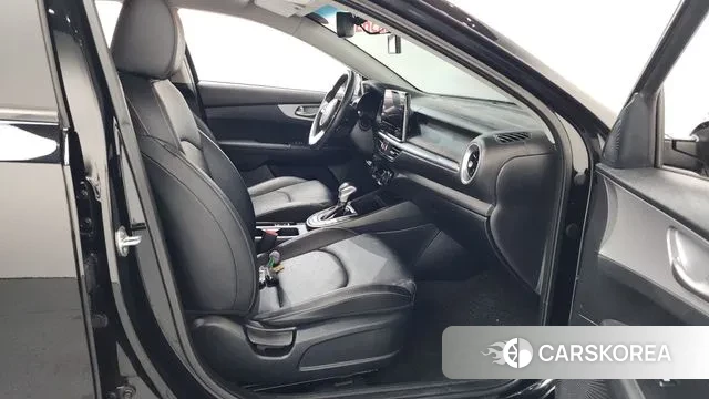 Kia The New K3 2nd generation 2021 Черный из Кореи, фото 2