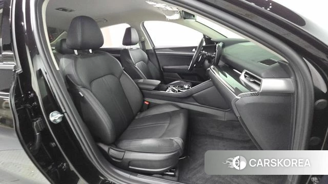 Kia K5 3rd generation 2023 Черный из Кореи, фото 2