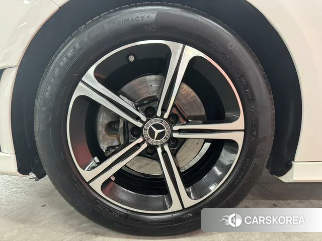 Mercedes-Benz Class A 2023 Белый из Китая, фото 2