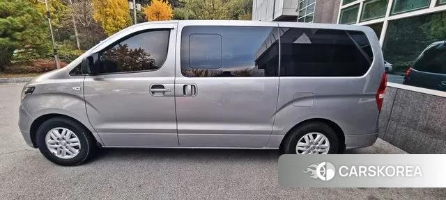 Hyundai The New Grand Starex 2019 Серебристо-серый из Кореи, фото 2