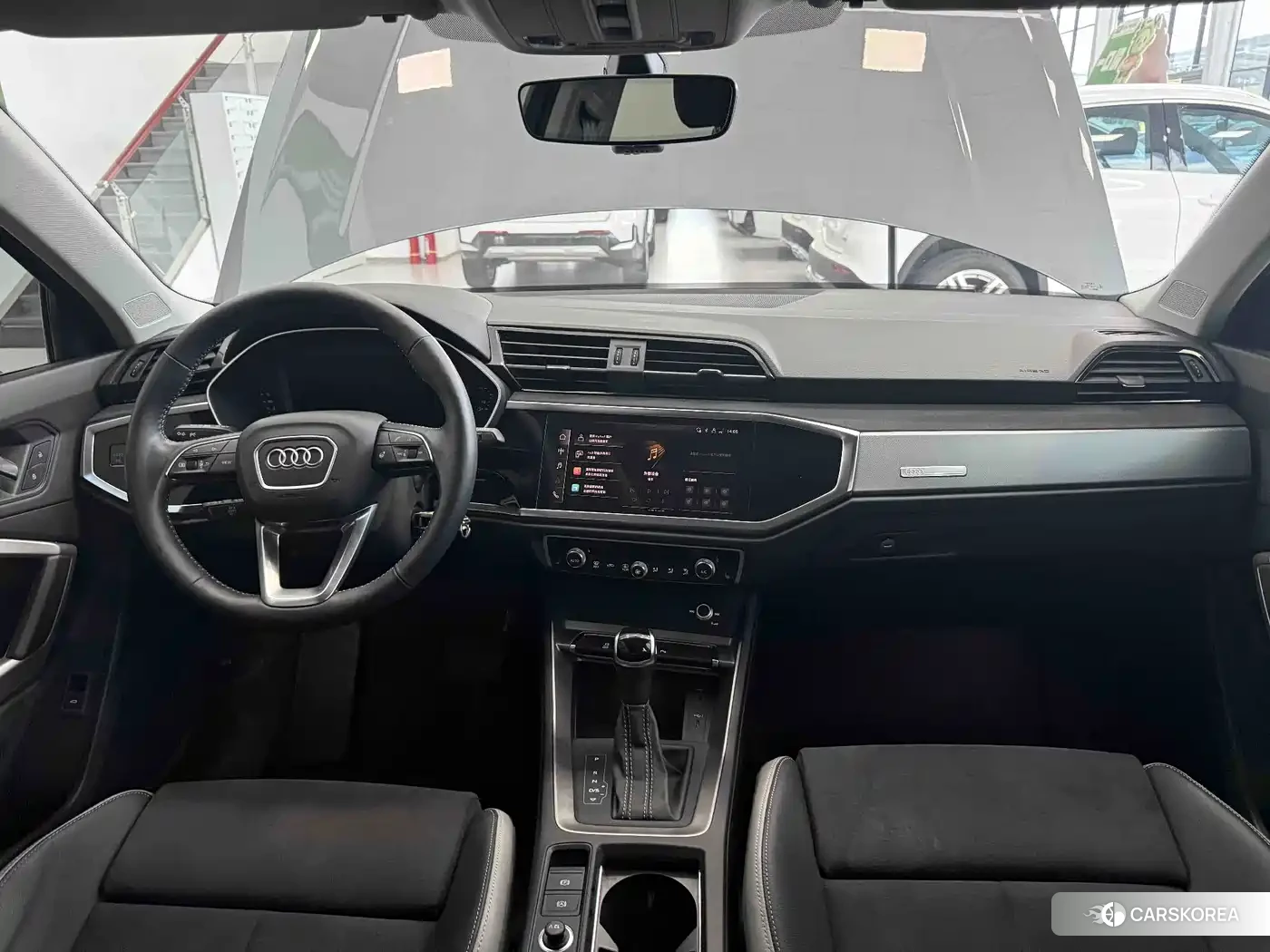 Audi Q3 2023 Silver/gray из Китая, фото 2