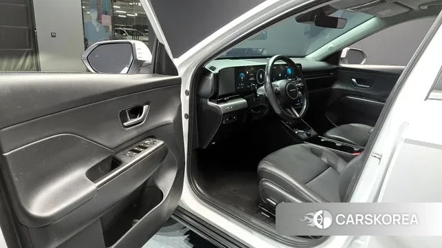 Hyundai Kona (SX2) 2024 Белый из Кореи, фото 2