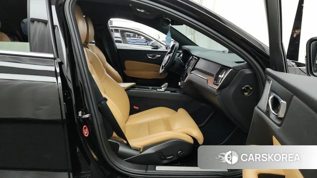 Volvo S60 3rd generation 2021 Черный из Кореи, фото 2