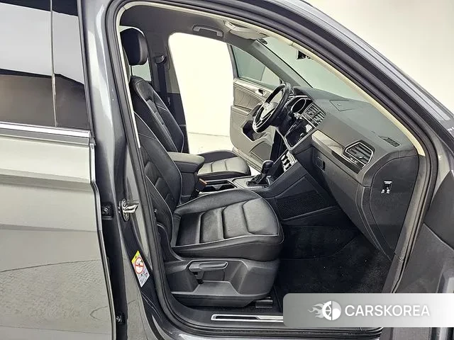 Volkswagen Tiguan second Generation 2020 Серый из Кореи, фото 2