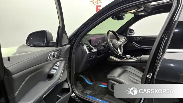 BMW X7 (G07) 2023 Черный из Кореи, фото 2