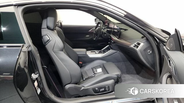 BMW 4 Series (G22) 2024 Черный из Кореи, фото 2