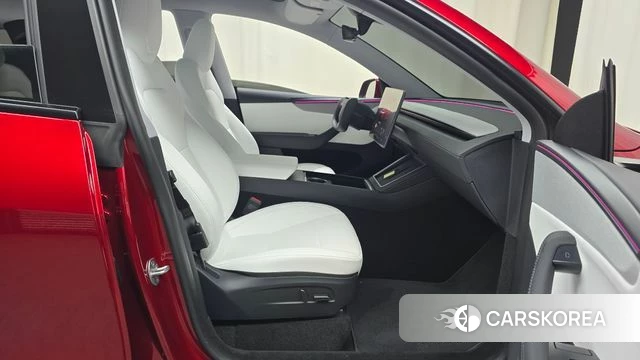 Tesla Model Y 2025 Красный из Кореи, фото 2