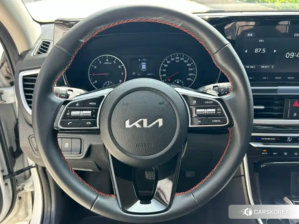Kia KX3 2022 Белый из Китая, фото 2