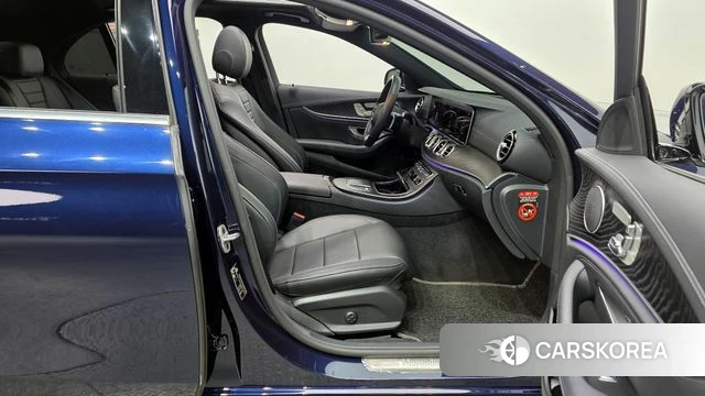 Mercedes-Benz E-Class W213 2021 Синий из Кореи, фото 2