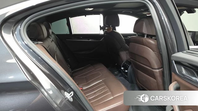 BMW 5 Series (G30) 2019 Серый из Кореи, фото 2