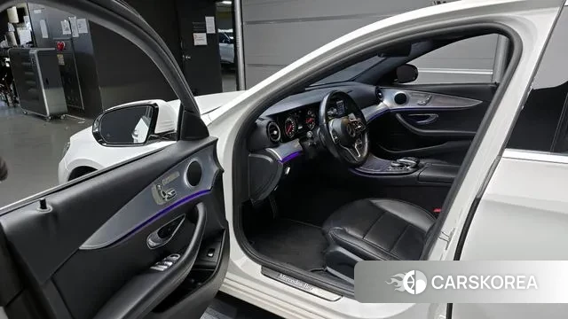 Mercedes-Benz E-Class W213 2020 Серебристо-серый из Кореи, фото 2