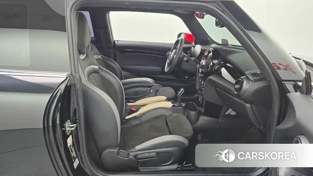 Mini Cooper S 2022 Черный из Кореи, фото 2