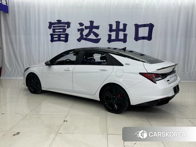 Hyundai Elantra 2023 Белый из Китая, фото 2