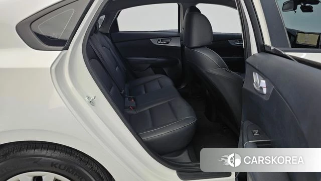 Kia The New K3 2nd generation 2023 Белый из Кореи, фото 2