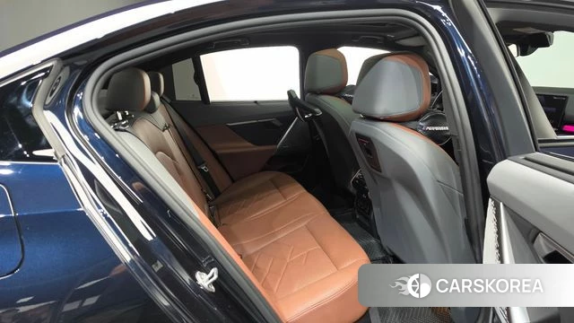 BMW i5 (G60) 2023 Черный из Кореи, фото 2