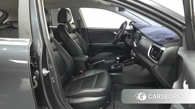 Kia Stonic 2018 Серый из Кореи, фото 2