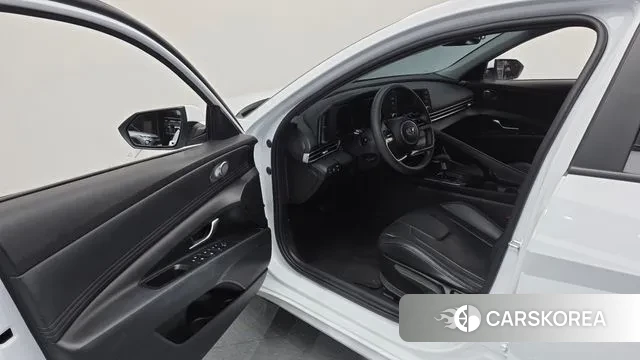 Hyundai Avante Hybrid (CN7) 2022 Белый из Кореи, фото 2