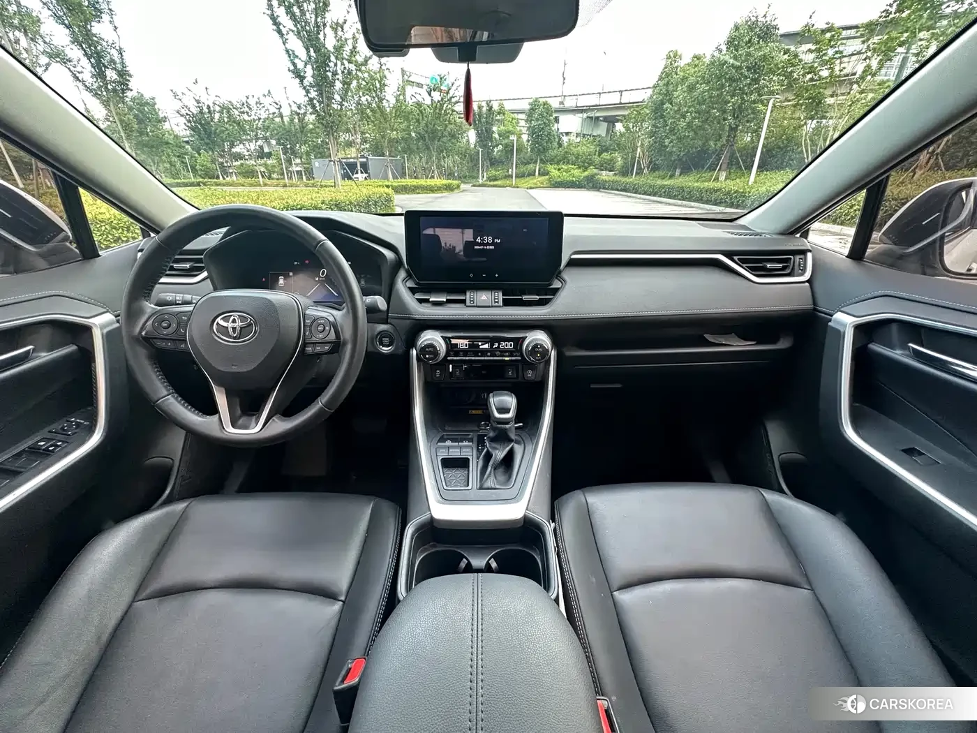 Toyota RAV4 2023 Белый из Китая, фото 2