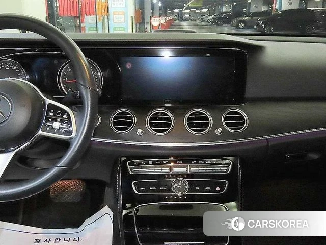 Mercedes-Benz E-Class W213 2018 Белый из Кореи, фото 2