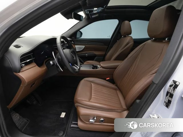 Maserati Grecale 2024 Светло-серебряный цвет из Кореи, фото 2