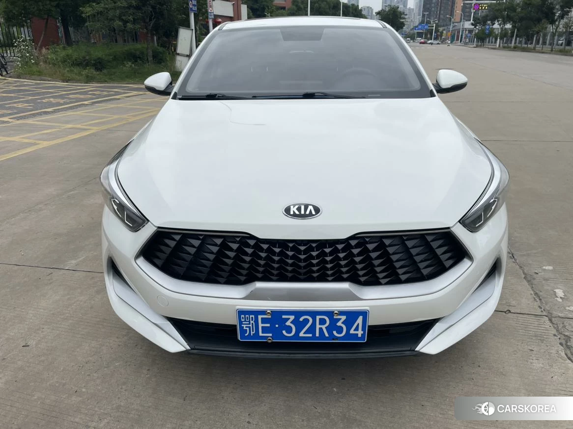 Kia K3 2021 Белый из Китая, фото 2