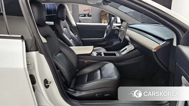 Tesla Model 3 2021 Белый из Кореи, фото 2