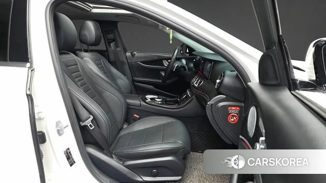 Mercedes-Benz E-Class W213 2018 Белый из Кореи, фото 2