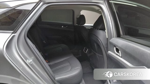 Kia K5 3rd generation 2023 Серебристо-серый из Кореи, фото 2