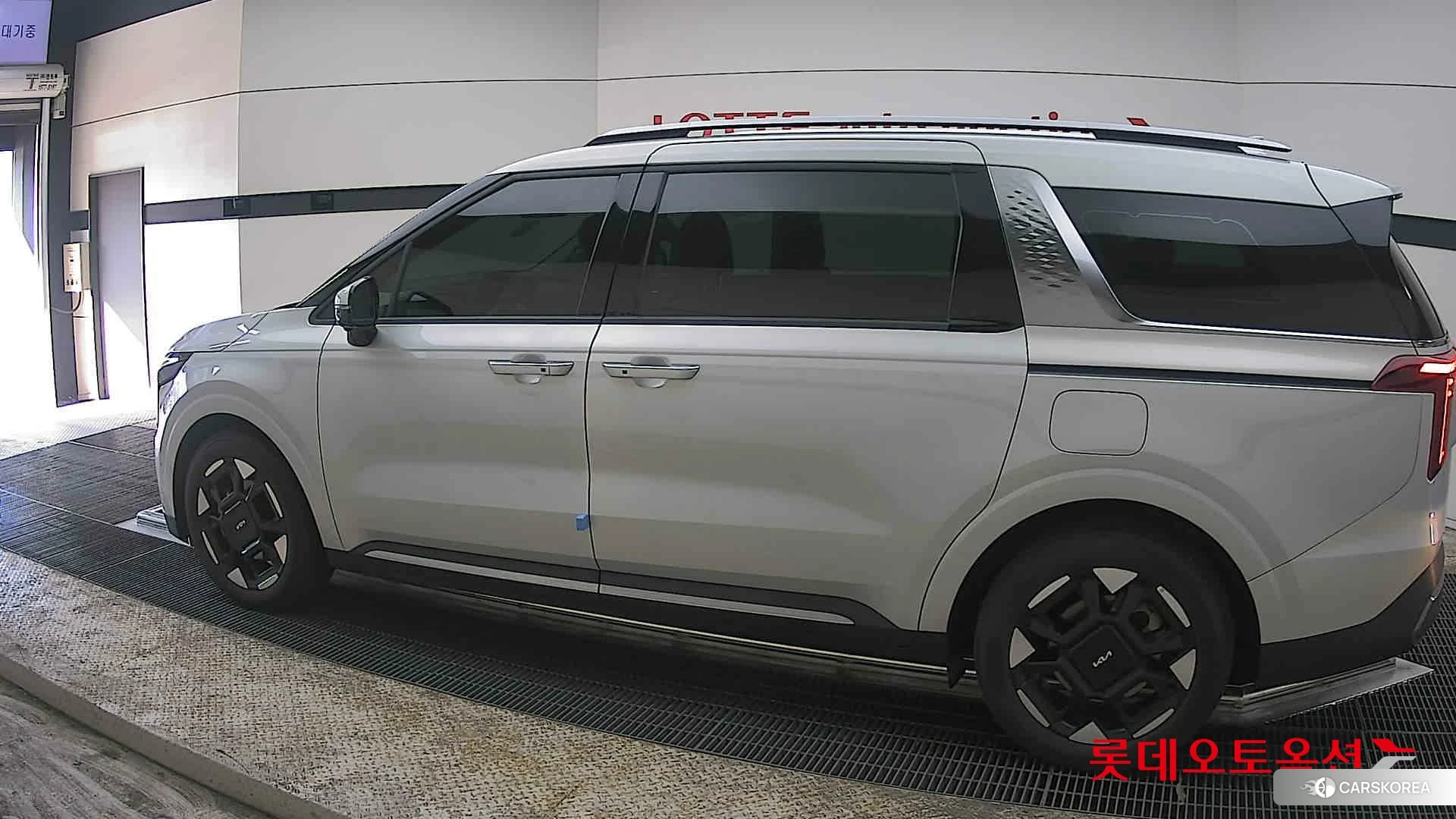 Kia Carnival Hybrid 2024 Другое из Кореи, фото 2