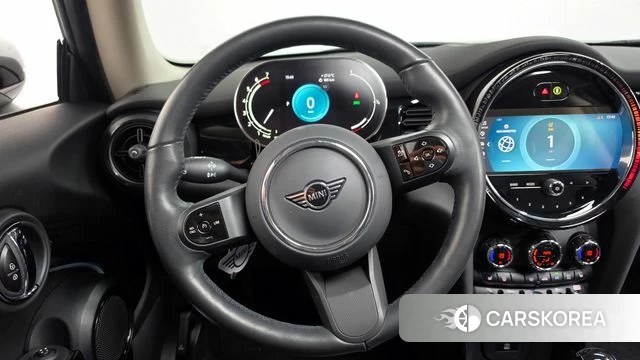 Mini Cooper 2023 Белый из Кореи, фото 2