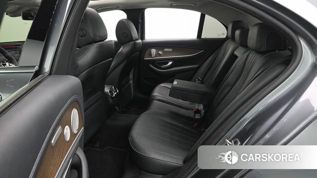 Mercedes-Benz E-Class W213 2019 Серый из Кореи, фото 2