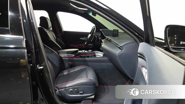 Genesis GV70 2022 Черный из Кореи, фото 2