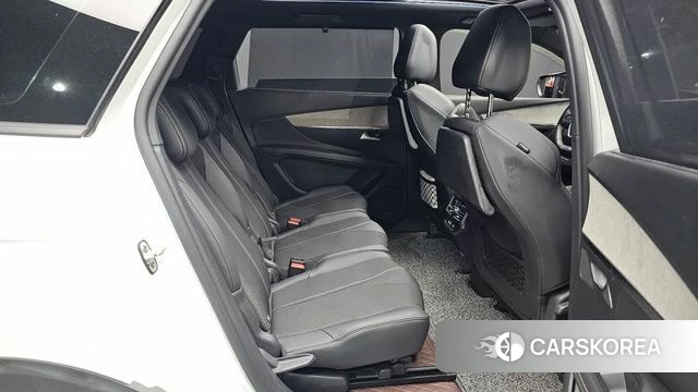 Peugeot 5008 second generation 2022 Белый из Кореи, фото 2