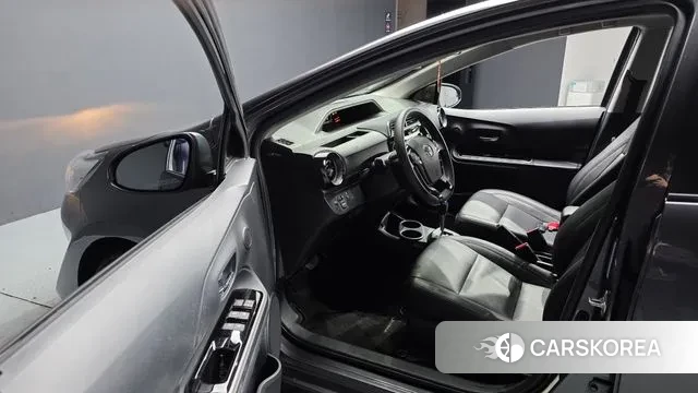 Toyota Prius C 2018 Серый из Кореи, фото 2