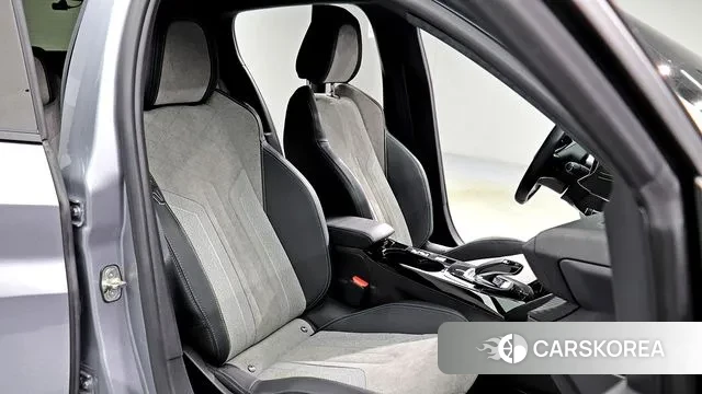 Peugeot e-208 second Generation 2021 Серебристо-серый из Кореи, фото 2