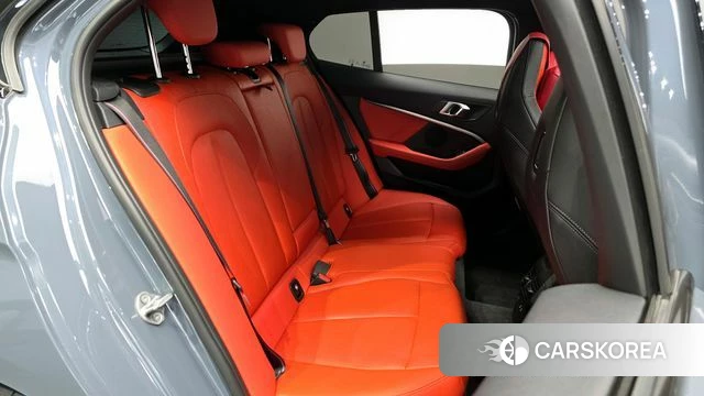 BMW 1 Series (F40) 2021 Небесно-голубой из Кореи, фото 2