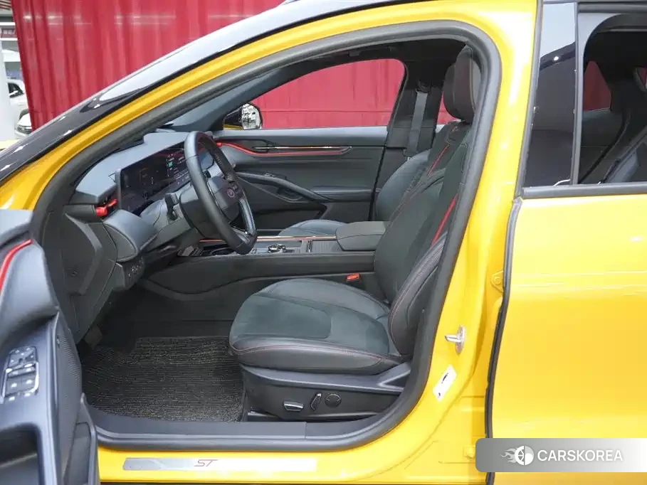 Ford Mondeo 2024 Yellow/orange из Китая, фото 2