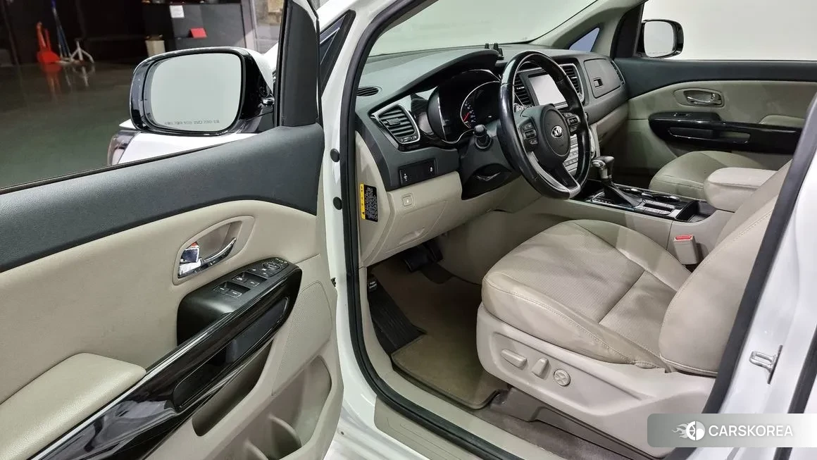 Kia The New Carnival 2018 Белый из Кореи, фото 2