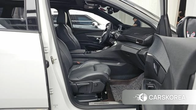 Peugeot 5008 second generation 2018 Белый из Кореи, фото 2