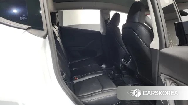 Tesla Model Y 2025 Белый из Кореи, фото 2