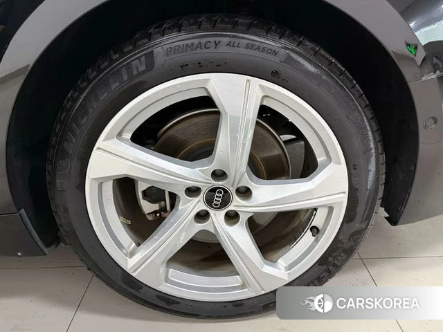 Audi A6L 2022 Черный из Китая, фото 2